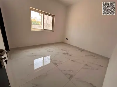دوبليكس فاخر بثلاث غرف نوم وثلاثة حمامات يجمع بين المساحة الواسعة والتصميم العصري في تناغم مثالي يوفر هذا المنزل أسلوب حياة راقيا مع توزيع داخلي مميز