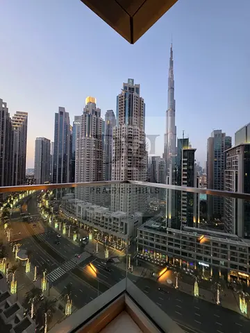 شقة مفروشة بالكامل في طابق مرتفع، غرفتا نوم مع غرفة للخادمة