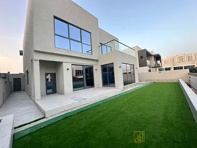 Spacious Villa | Lift | Landscaped Garden