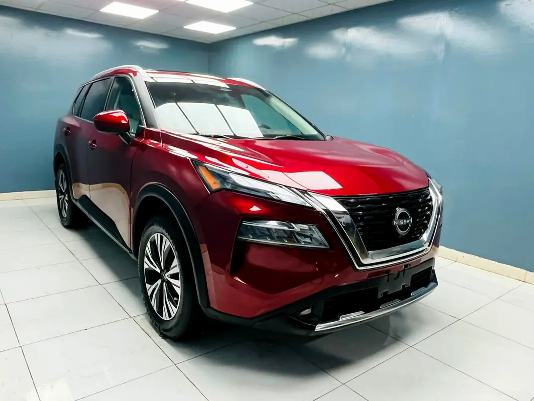 Nissan Rogue 2023 — photo 1 of 19