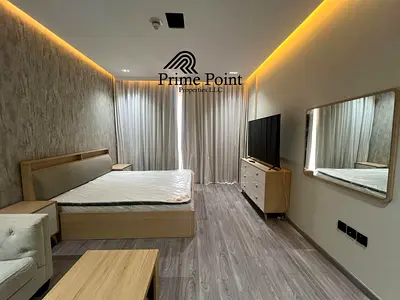 Stylish Studio for Sale | Upgraded & Freehold