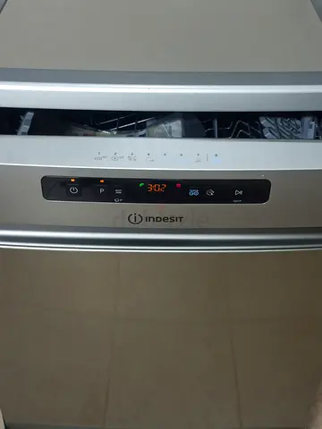 Selling Indesit Brand Two Rack Dishwasher