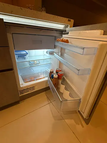 Bosch Built in Undercounter Mini Fridge for sale Same like New 60cm Wide