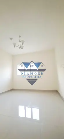 Very hot offer 2bhk 2 washroom neat and clean building family building spacious flat cantral ac ide