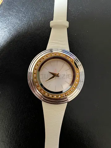 White leather watch strap with silver buckle (pre-owned)