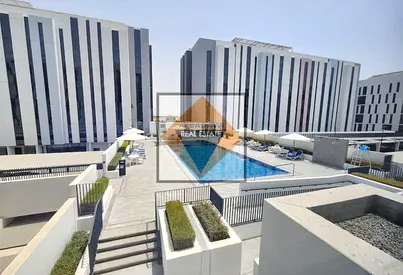 استوديو فاخر مع بلكونة | الجادة | قريب من مدار | إقامة شهرية | تصميم عصري