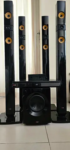 5.1 Home Theater Surround Sound System with Subwoofer (Good Condition)