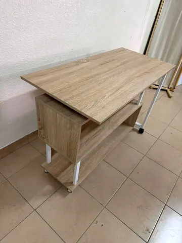 Adjustable desk