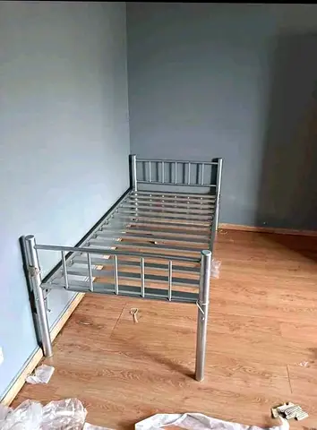 Single metal bed frame