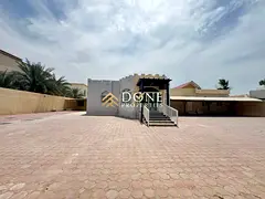 Luxury 4bedroom/Maid room/Driver room/sparte Majlis/ 2 KITCHEN /All room Master/Parking 125k only Lo