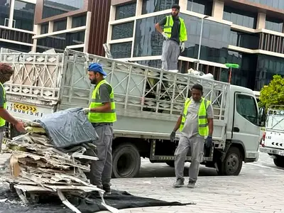Movers pick up 1 Ton and 3 Ton available in palm deira island