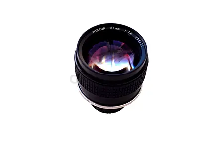 Nikkor 85mm1.4 MF Lens