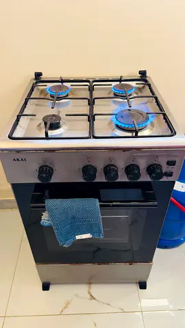 AKAI 4-Burner Gas Cooker with Oven - Used, Working