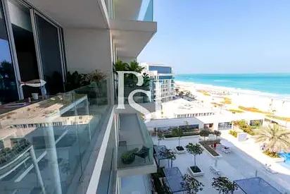Beach Access I Vibrant Community I 2+Maid Room
