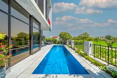 Fully Upgraded | Park Views | V2