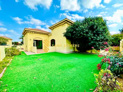 Stunning Villa ! Private Garden ! Ready To Move