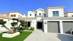 Luxurious Villa I Golf View I Available now
