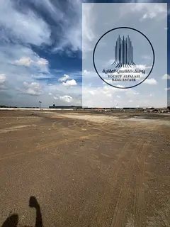 For rent: 150,000 square meter plot with 200 kW of electricity. Price: AED 1,500,000 annually.