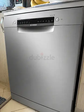 Bosch Series 4 Freestanding Stainless Steel Dishwasher – Good Condition