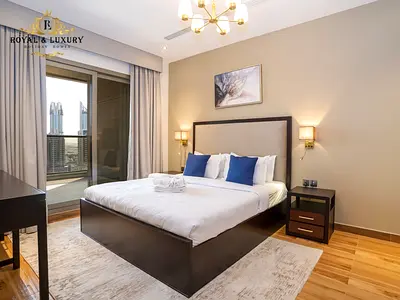1BR Opp Bay Square | Spacious | Downtown Area