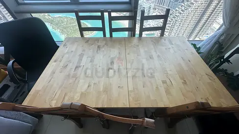 Table with 6 chairs