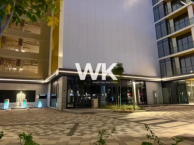 Street side / Corner Unit/ 2 Display Glass Entry