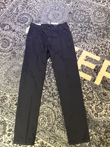 Eleventy Navy Chinos New W30