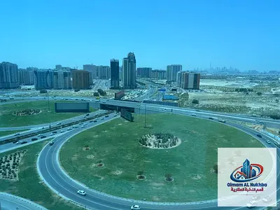 شقة 3 غرف وصالة أكبر مساحة بالممزر أبراج بن حم إطلالة بحرية على مخرج دبي غرفة خادمة ماستر باركينج جيم مسبح مجانا بدون رسوم