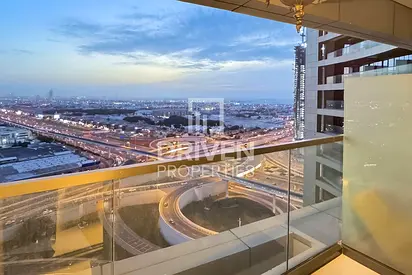 High Floor | Ready to Move in | Prime Location