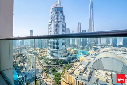 Spacious apt, Burj Khalifa view, near metro!