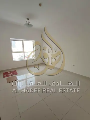شقة غرفتين وصالة للإيجار في الخان الشارقة | مساحات ممتازة | قريب من البحيرة | جميع الخدمات متوفرة | دفعات 4 أو 6 شيكات | سعر 40 ألف سنوي | موقع مميز ل