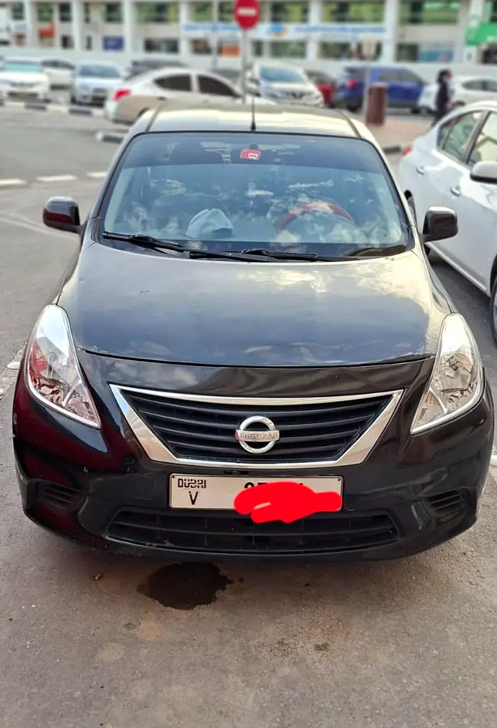 Nissan Sunny 2013 — photo 1 of 7