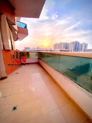 LAST APARTMENT. SPECIOUS 3BHK. FREE  PARKING // FAMILY ONLY