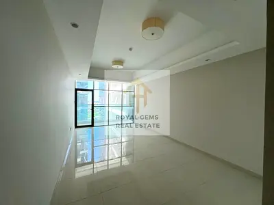 Spacious One Bedroom Apartment with Parking GYM POOL