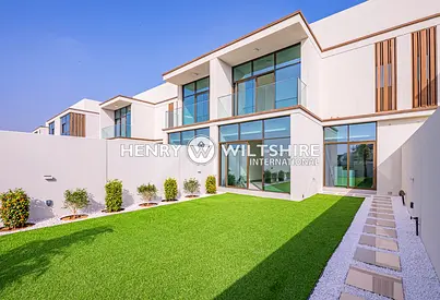 Landscaped private garden. Exclusive community.