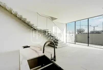 Huge Plot Corner Unit | Single Row | Serious Sell