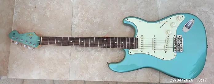 Electric guitar