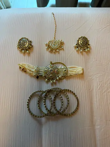 Indian jewelry set