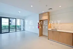 Waterfront Living | Modern Finishes | Available Now