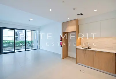 Waterfront Living | Modern Finishes | Available Now