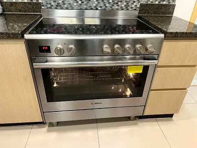 Bosch Series 8 Electric Ceramic Cooker 90cm Barely Use Same As New