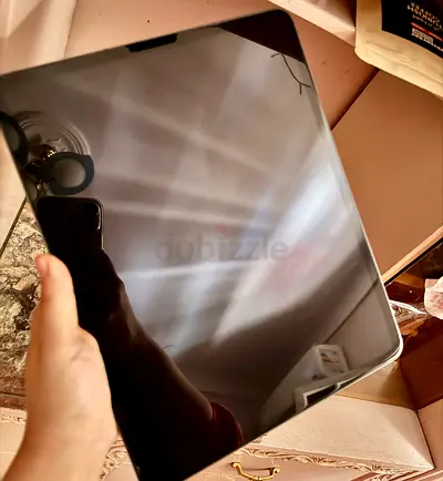 iPad (large screen) in good condition – Wi‑Fi model , SIM card 256GB 13 inches without box brand new
