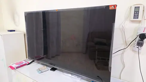 TCL 55” 4K Google Smart LED TV (55P69B) – Excellent Condition