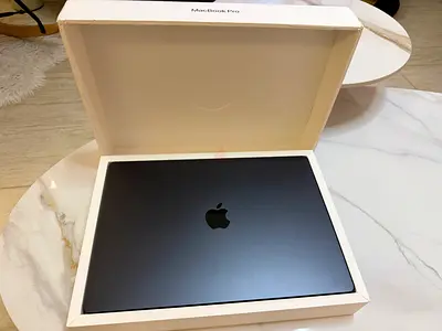 MacBook Pro 16-inch (M4 Max) 48GB RAM 1TB SSD Space Black - used only 2 hours