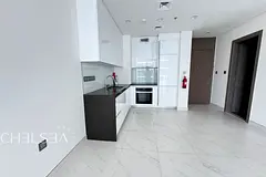 SKYLINE VIEW | MID-FLOOR | COZY UNIT