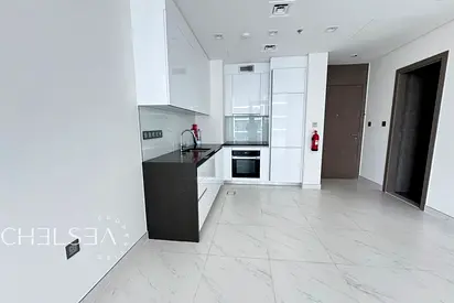 SKYLINE VIEW | MID-FLOOR | COZY UNIT