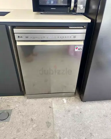 LG QuadWash™ Dishwasher, 14 Place Setting, EasyRack™ Plus, TrueSteam™, ThinQ, Silver