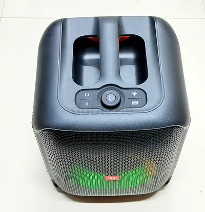 JBL PARTY SPEAKER BLACK COLOR