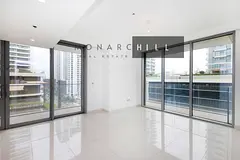 Corner Unit | Larger layout | Palm Views