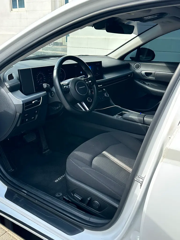 Hyundai Sonata 2024 — photo 1 of 5